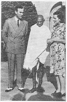 Gandhi With Lord And Lady Mountbatten